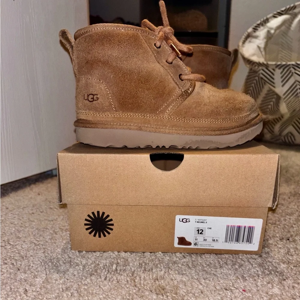 Children Unisex Boots UGG Kids Neumel II (Toddler/Little Kid) SIZE 12 PRE-OWNED
